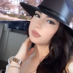 Meet your Posher, Fernanda